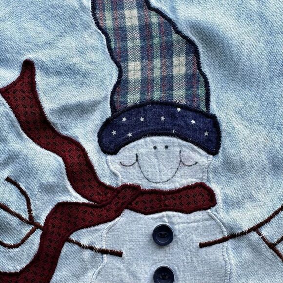 Vintage Winter Themed Embroidered Denim Shirt - Picture 6 of 7